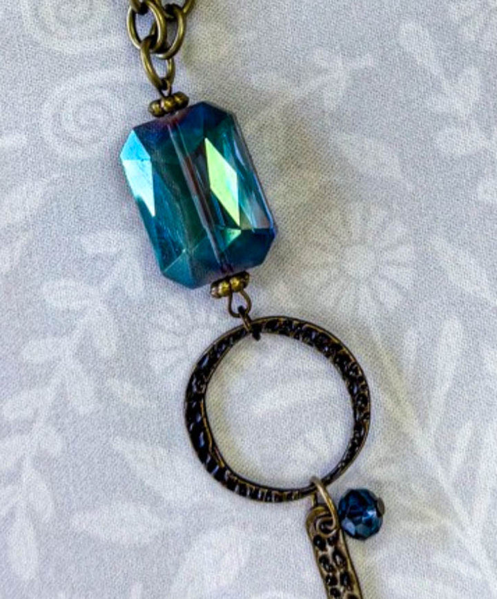 VICTORIAN VINTAGE INSPIRED CRYSTAL & METAL CROSS NECKLACE