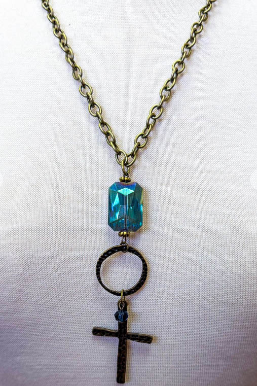 VICTORIAN VINTAGE INSPIRED CRYSTAL & METAL CROSS NECKLACE