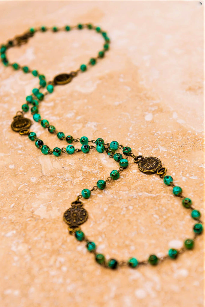 A FAIRYTALE NECKLACE TURQUOISE STONE BEADS