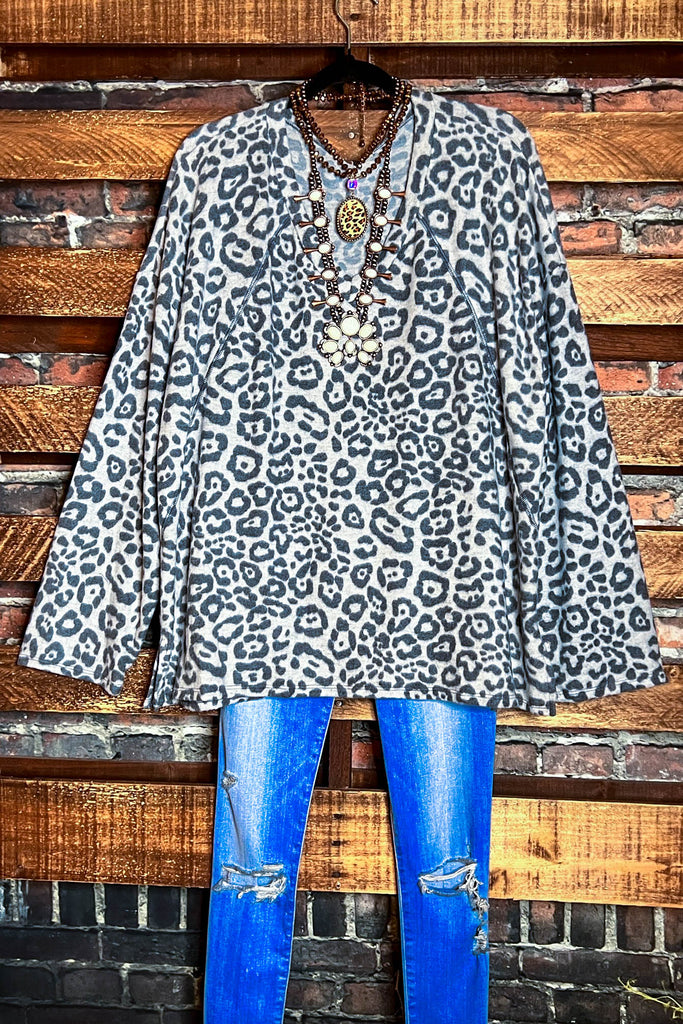 KEEP IT COZY SOFT SWEATER TUNIC IN GRAY LEOPARD PRINT