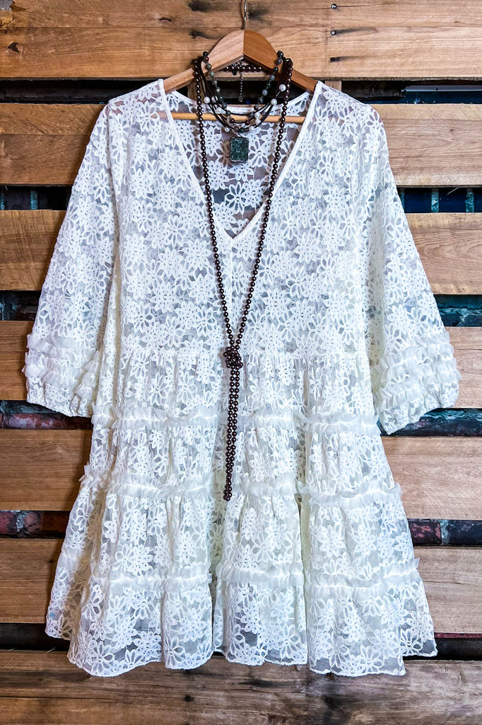 Let It Be Lovely Lace 2Pcs Set 3Q Sleeve in White