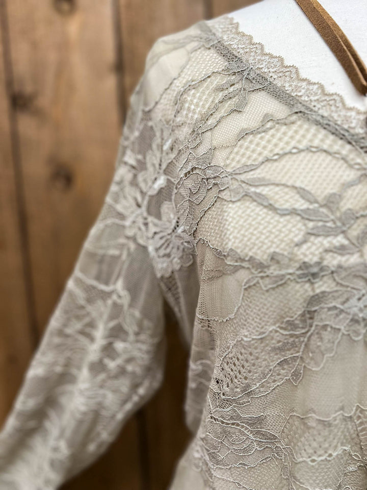 Sweet Vintage Essentials Lace Top - Sand