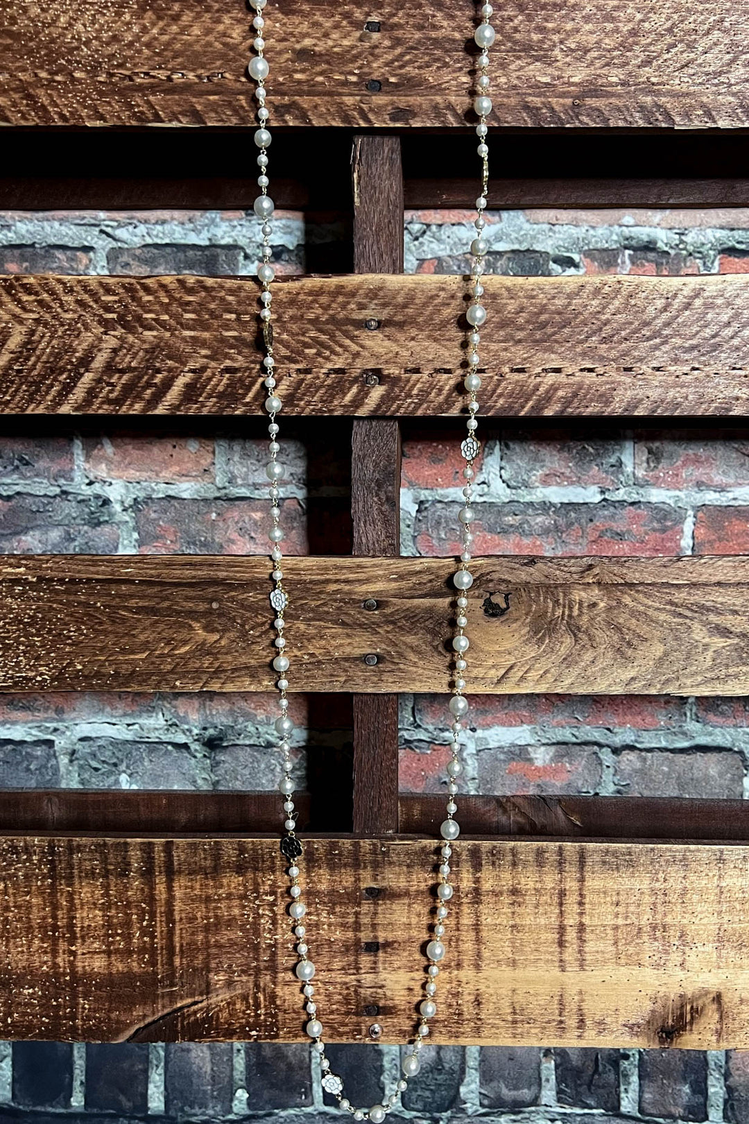 Sweet Harmony Black & White Flower Long Necklace