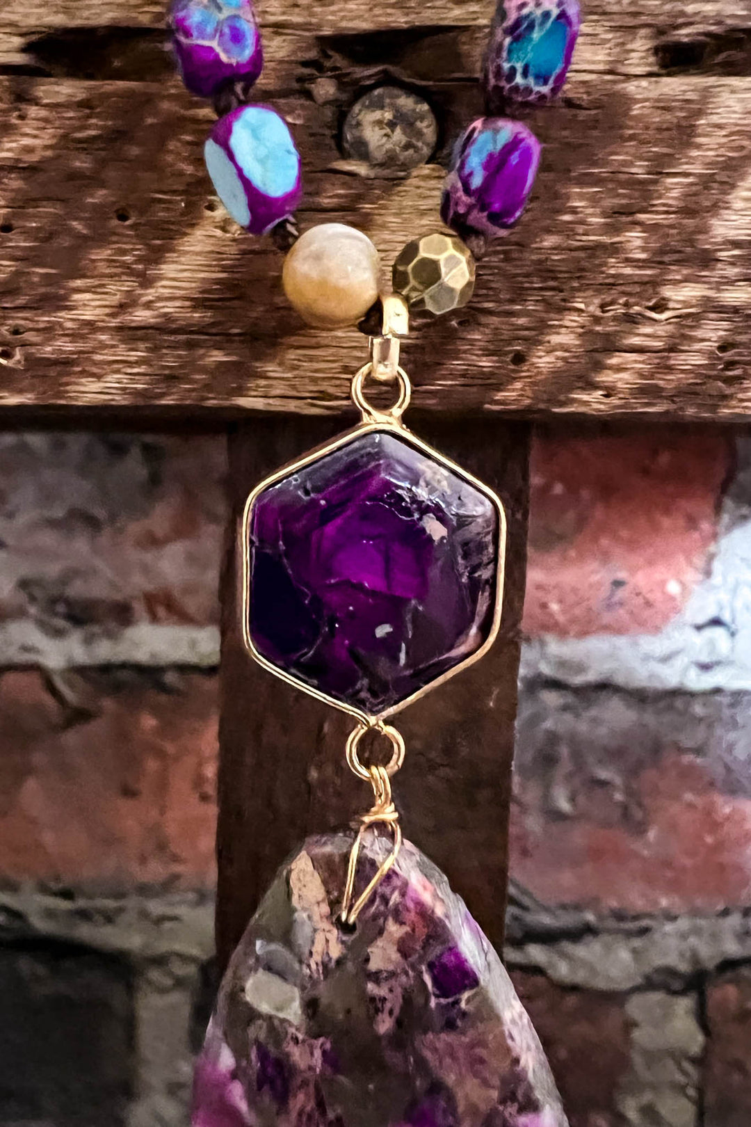 VIOLET FLAME NECKLACE WITH NATURAL STONE