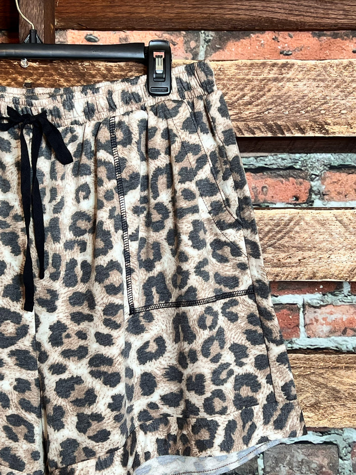 COMFY SOFT LEOPARD PRINT 1X 2X 3X SHORT IN BROWN-------SALE