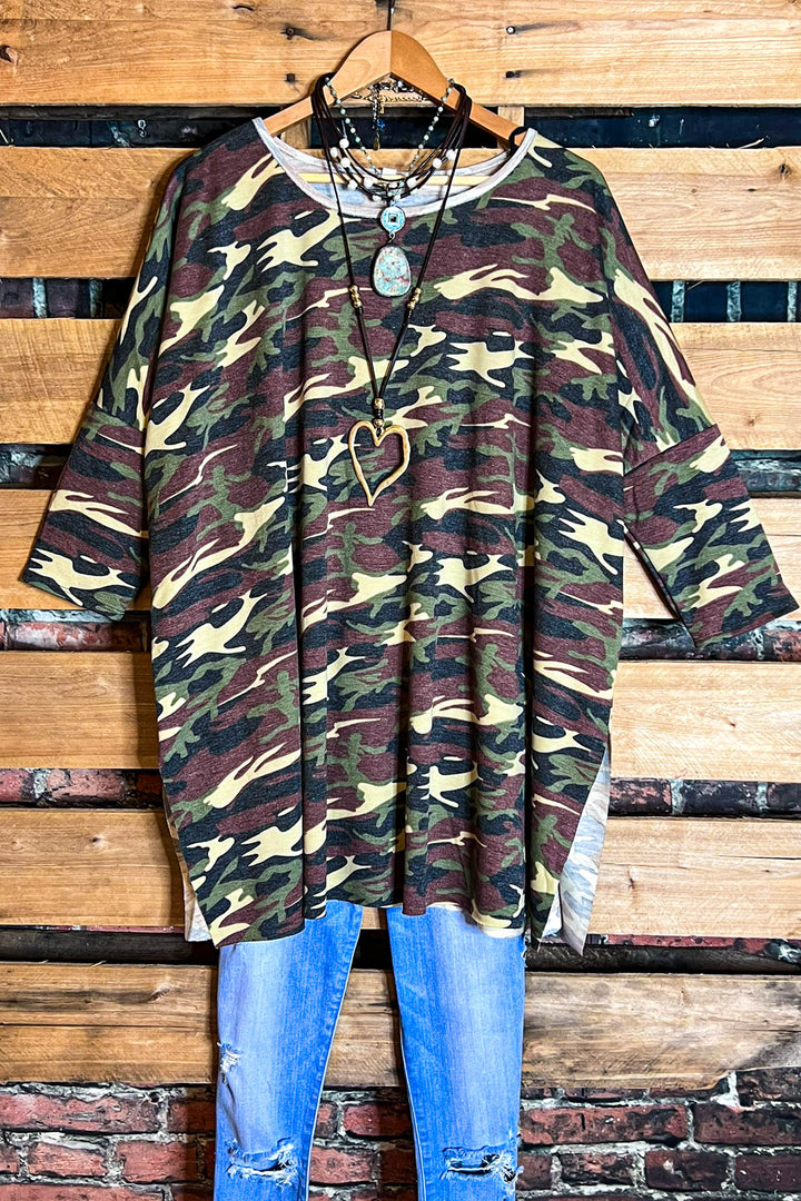 CHASING STARS CAMO TUNIC IN CAMO GREEN