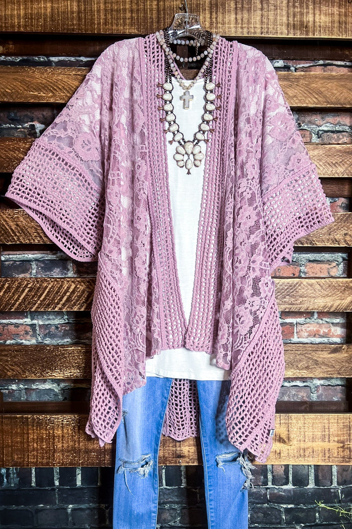 THE SOUNDS OF LOVE CROCHET LACE KIMONO VINTAGE PINK
