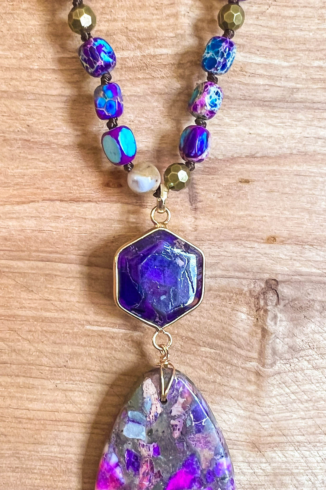 VIOLET FLAME NECKLACE WITH NATURAL STONE