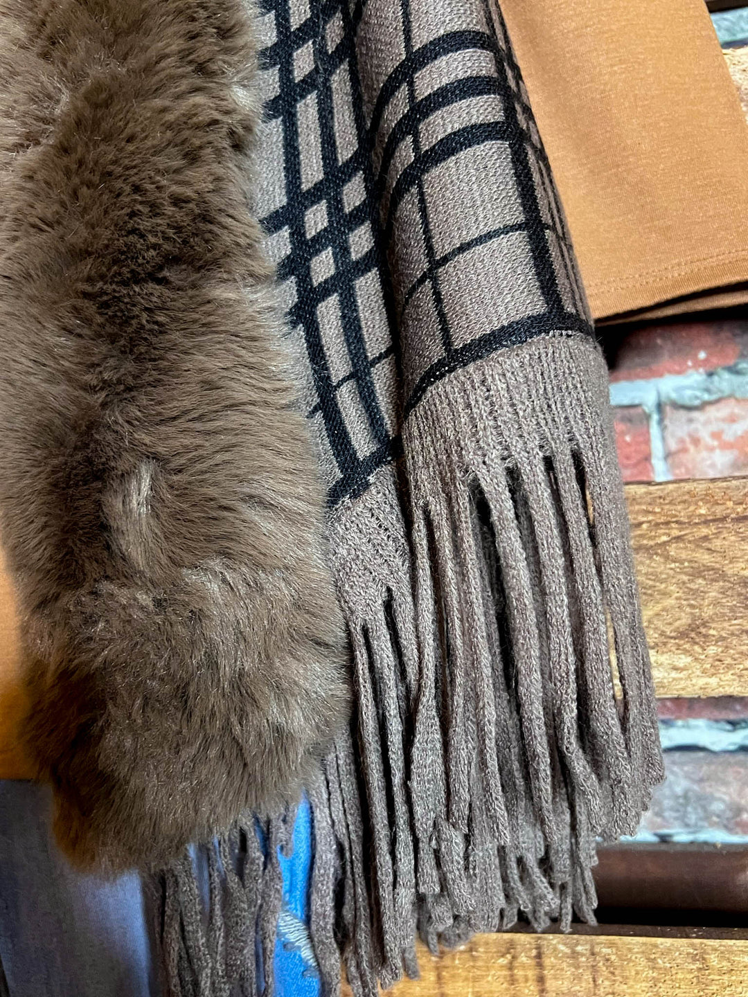 STYLISH COZY VEST IN BROWN & MOCHA ------------ SALE