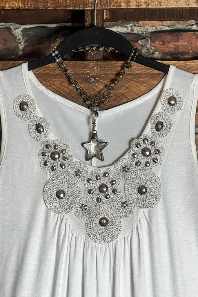 PERFECTLY DARLING SLEEVELESS TUNIC IN OFF WHITE