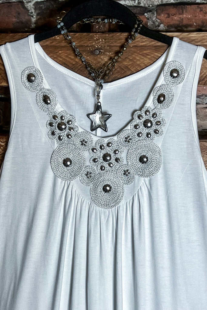 PERFECTLY DARLING SLEEVELESS TUNIC IN OFF WHITE