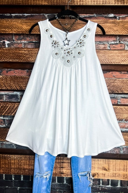 PERFECTLY DARLING SLEEVELESS TUNIC IN OFF WHITE