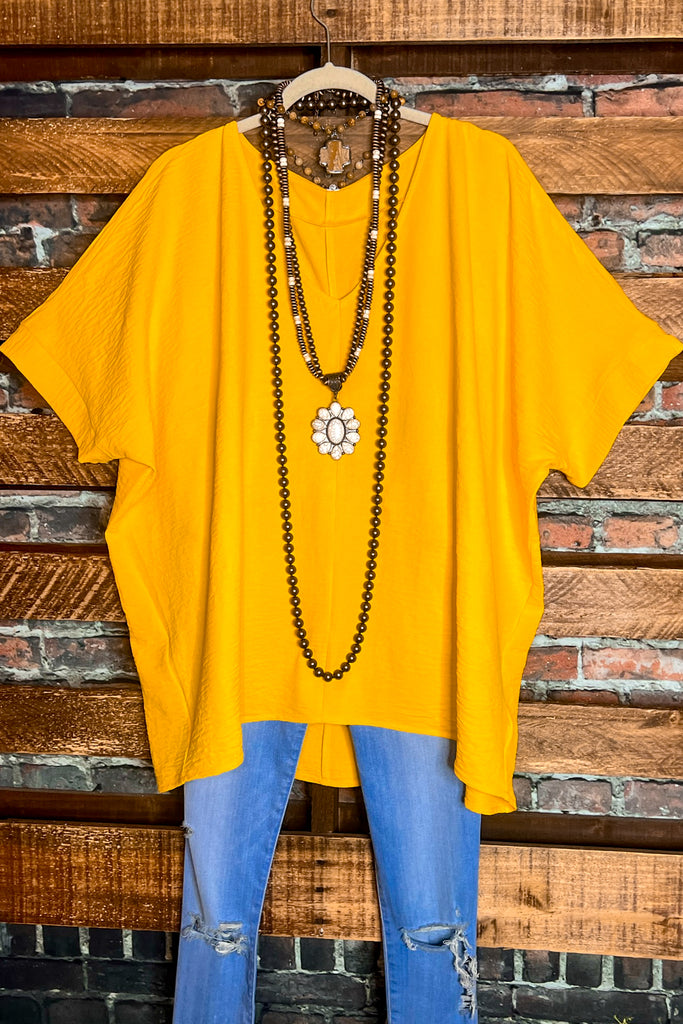 DOWNTOWN EASY LOOK TOP IN GOLDEN MUSTARD