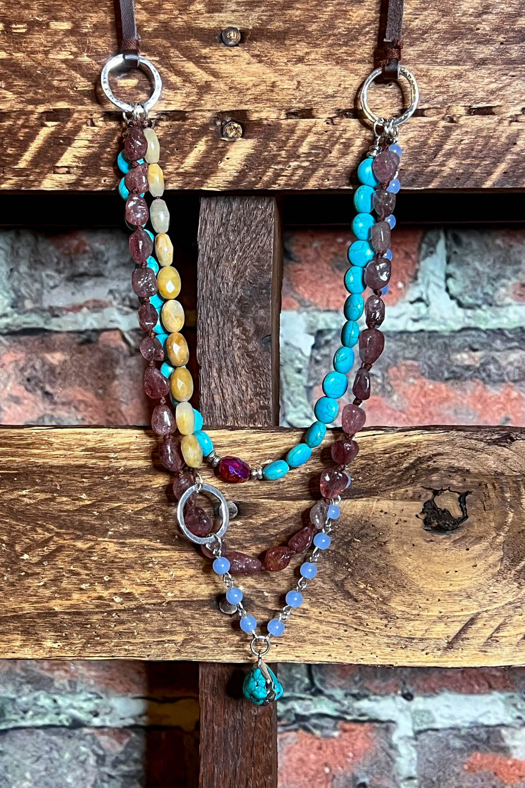 A FAIRYTALE NECKLACE NATURAL STONE MULTI-COLOR