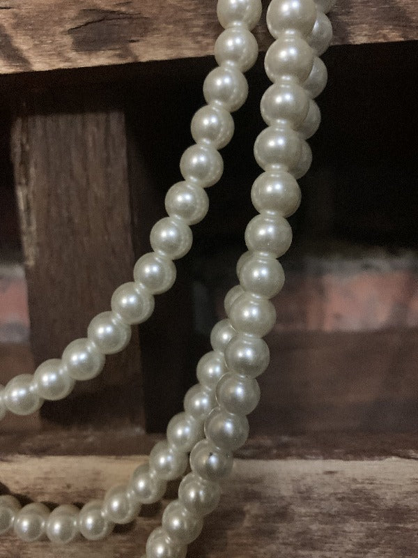 MAGIC TOUCH ON ME PEARLS LAYERED NECKLACE