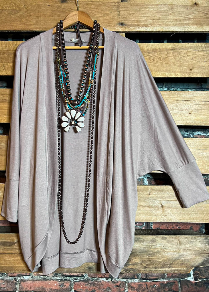 EVERY MOMENT LIGHTWEIGHT CARDIGAN IN LIGHT MOCHA