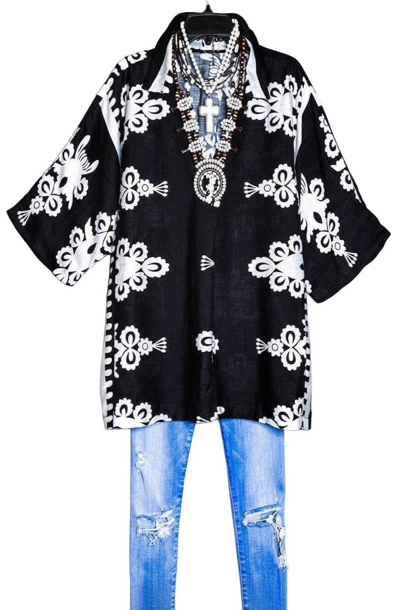 Vacation Vibe Resort Escape Cruise Top in Black and White--------Sale
