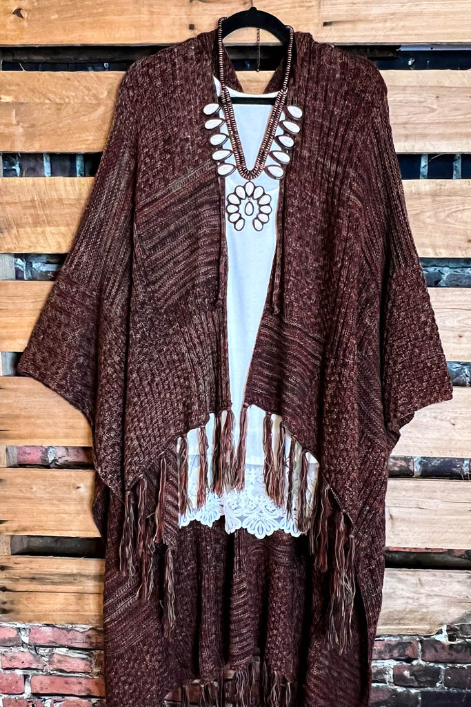 RUSTIC BEAUTY HOODED SWEATER KIMONO IN BROWN RUST