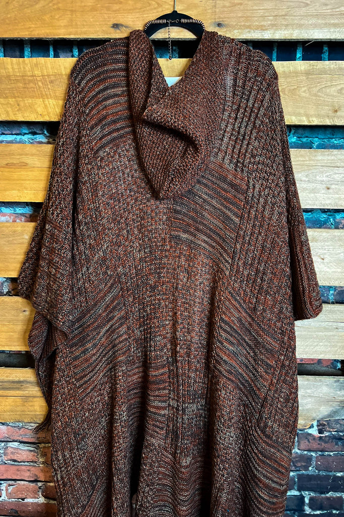 RUSTIC BEAUTY HOODED SWEATER KIMONO IN BROWN RUST