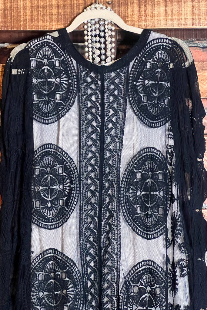 DARLING DREAMER LACE MAXI DUSTER VEST IN BLACK