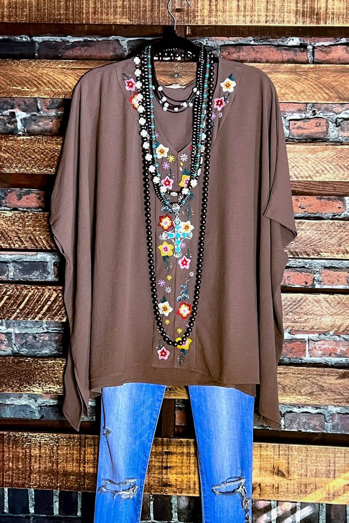 CHARM TO GO IN STYLE OVERSIZED TUNIC IN BROWN TOFFEE