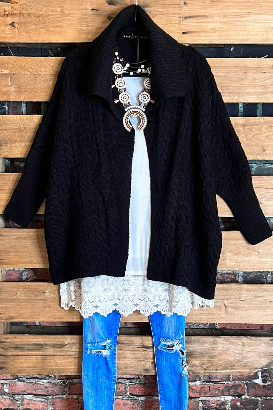 SOME KIND OF WONDERFUL COZY CARDIGAN IN BLACK