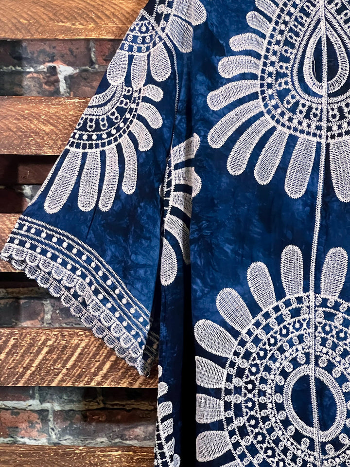 BOHO VACATION ESCAPE NAVY BLUE TIE DYE EMBROIDERED KIMONO