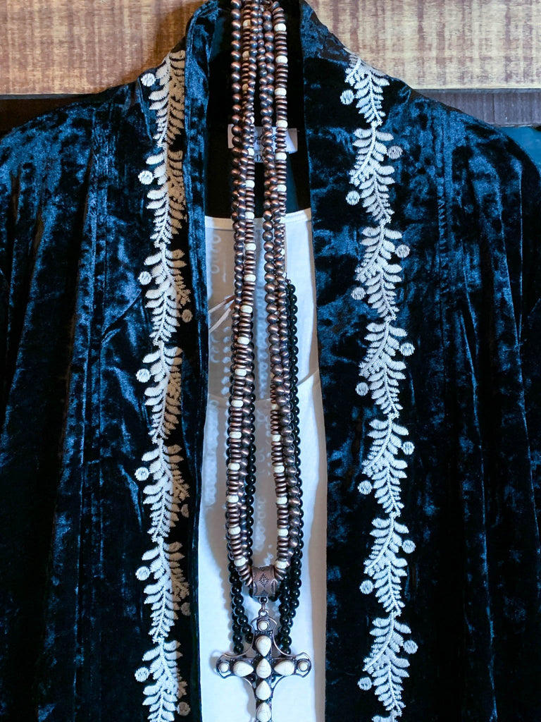 TIMELESS BEAUTY LUX VELVET EMBROIDERED KIMONO IN BLACK