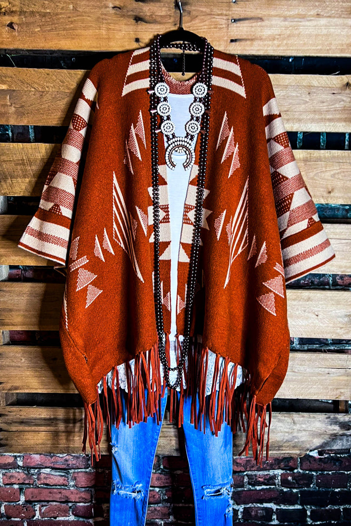 THE BRIGHTER SIDE BOHO RUANA CARDIGAN IN RUST