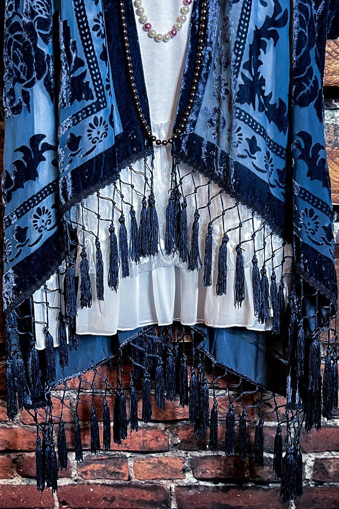 LA VIE BOHEME NAVY BLUE VELVET BURNOUT KIMONO