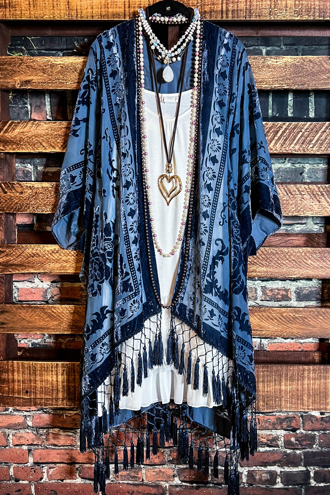 LA VIE BOHEME NAVY BLUE VELVET BURNOUT KIMONO