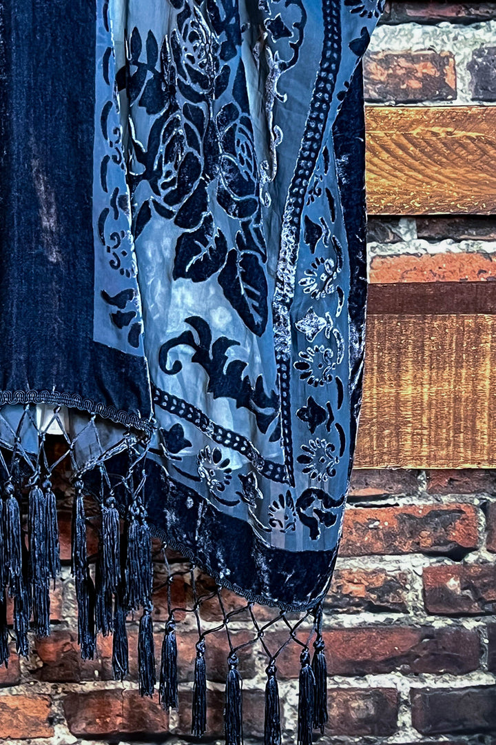 LA VIE BOHEME NAVY BLUE VELVET BURNOUT KIMONO