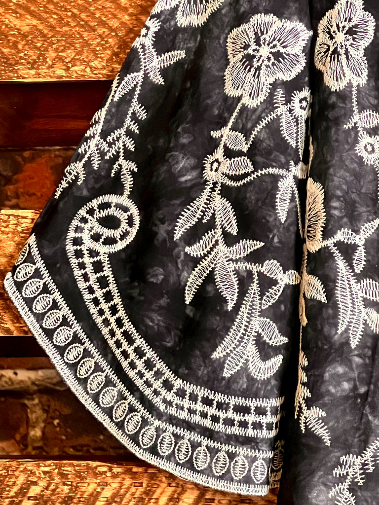 Le Bohemian Magic Dance Tie Dye & Embroidered Kimono in Black