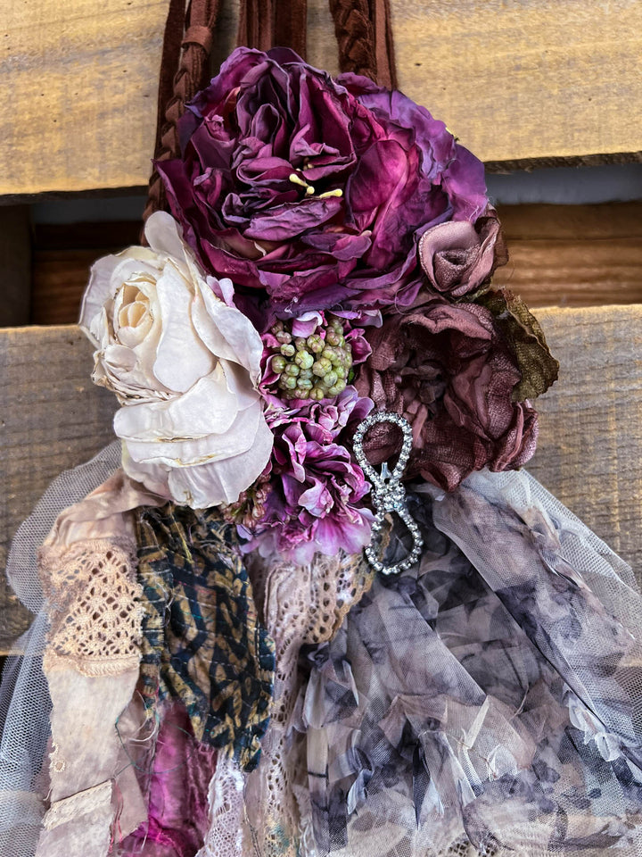 Mountain Vintage Roses Handmade Necklace - Belt