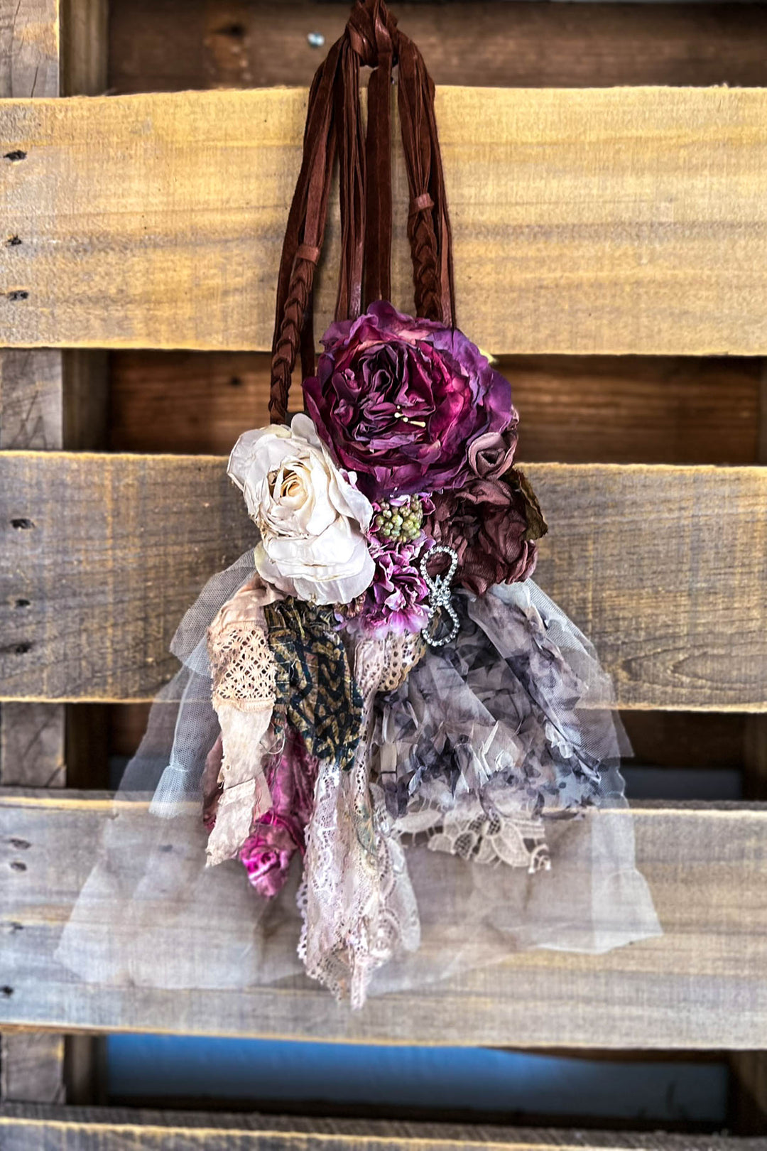 Mountain Vintage Roses Handmade Necklace - Belt