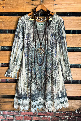 SWEET NOSTALGIA VELVET PINK PURPLE AND MULTI-COLOR KIMONO