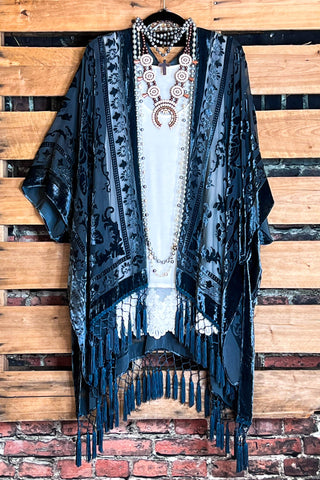 Destination Darling Floral Kimono In Blush