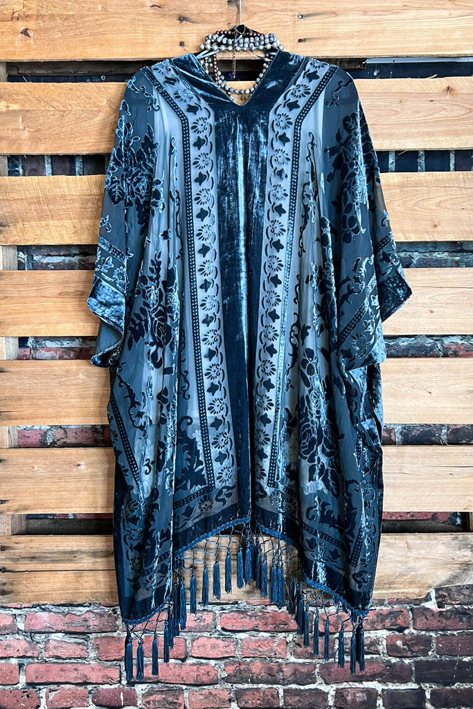 LA VIE BOHEME VELVET BURNOUT KIMONO IN SLATE BLUE TONES