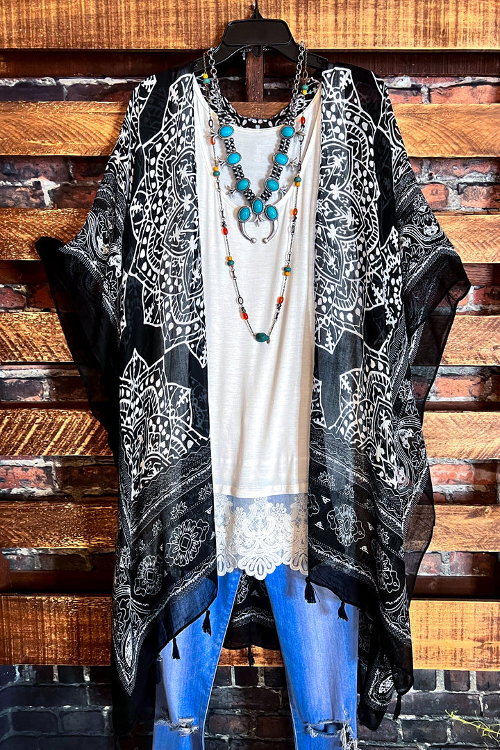 LIVING SO FREE GAUZE BLACK KIMONO