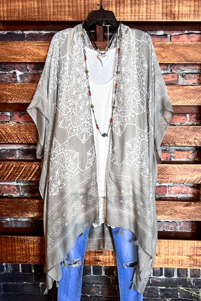 LIVING SO FREE GAUZE KIMONO IN OLIVE