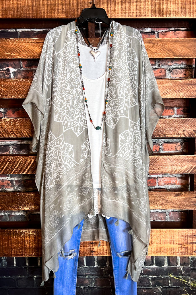 LIVING SO FREE GAUZE KIMONO IN OLIVE