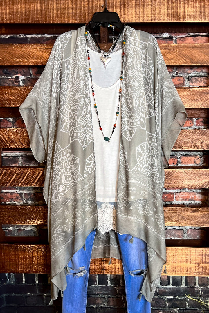 LIVING SO FREE GAUZE KIMONO IN OLIVE