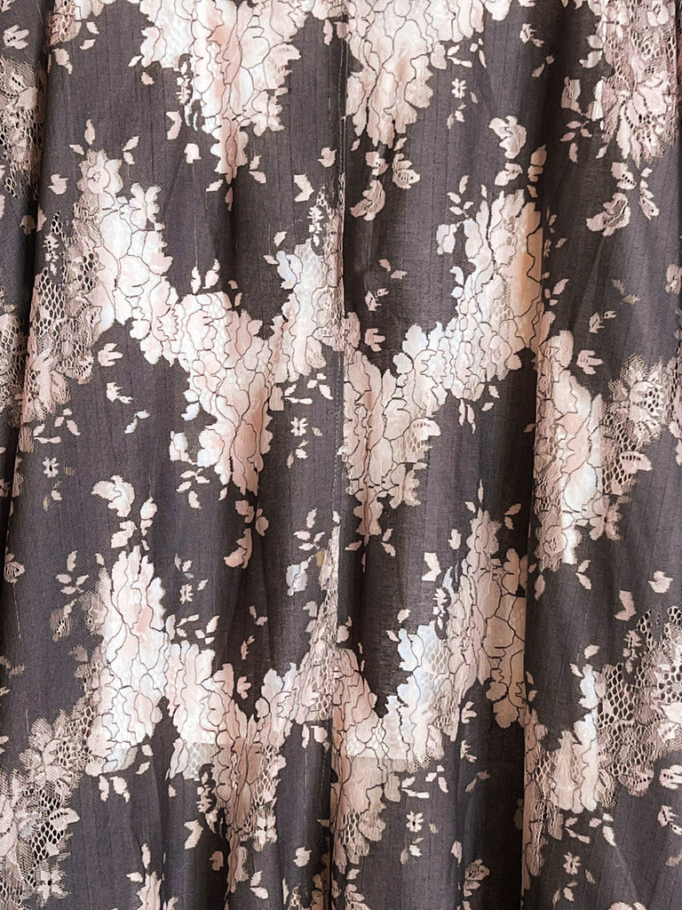 EVERYTHING YOU DO IS MAGIC LACE RUFFLE KIMONO IN MOCHA & MAUVE