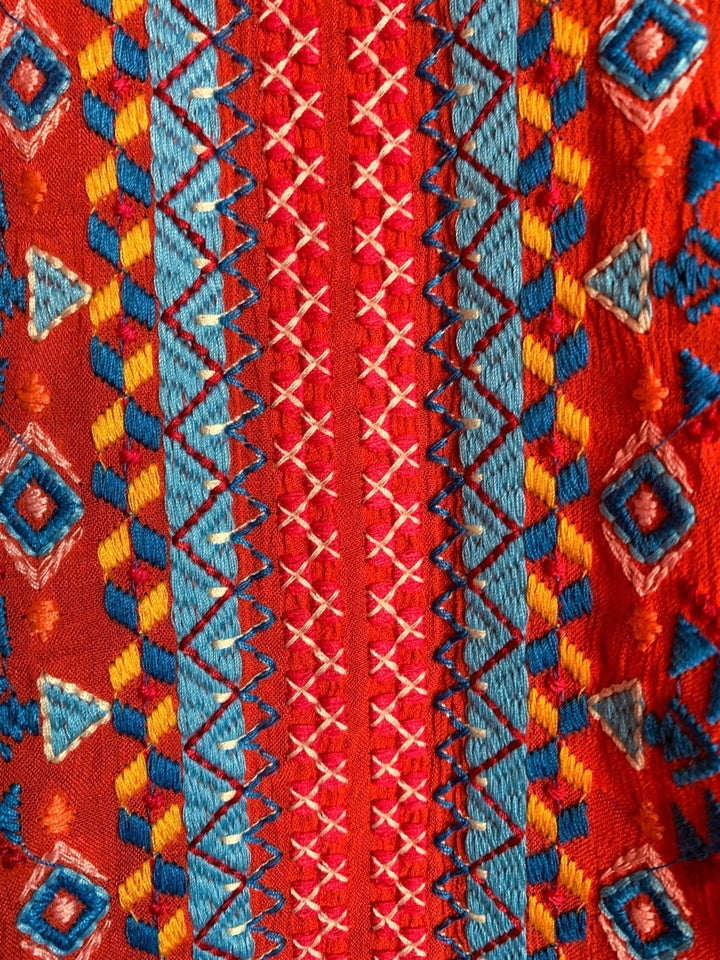 PASSIONATE HEART EMBROIDERED FLORAL TOP IN RED TOMATO