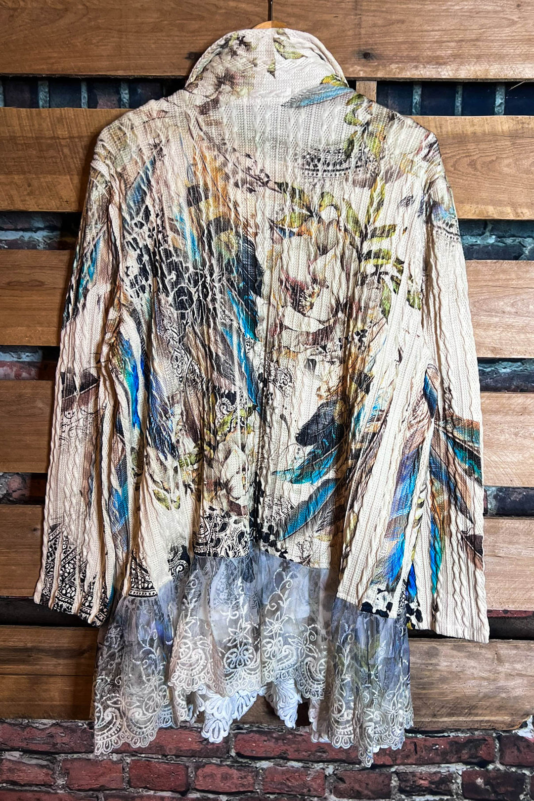 WONDER PARADISE LACE JACKET IN FLORAL & FEATHER PRINT