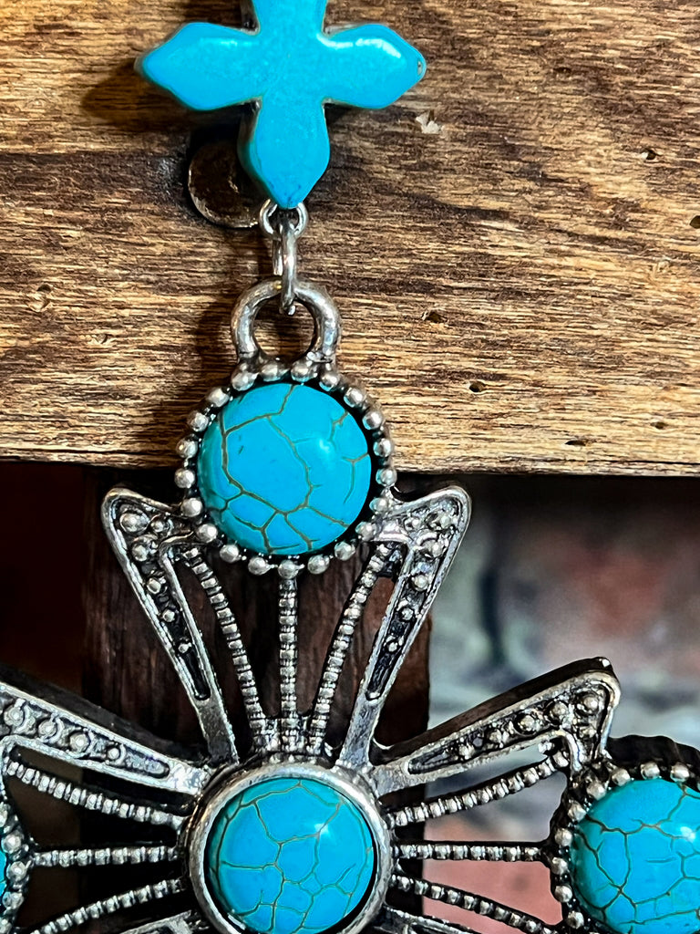 IT'S SO MYSTICAL VICTORIAN CROSS NECKLACE IN TURQUOISE