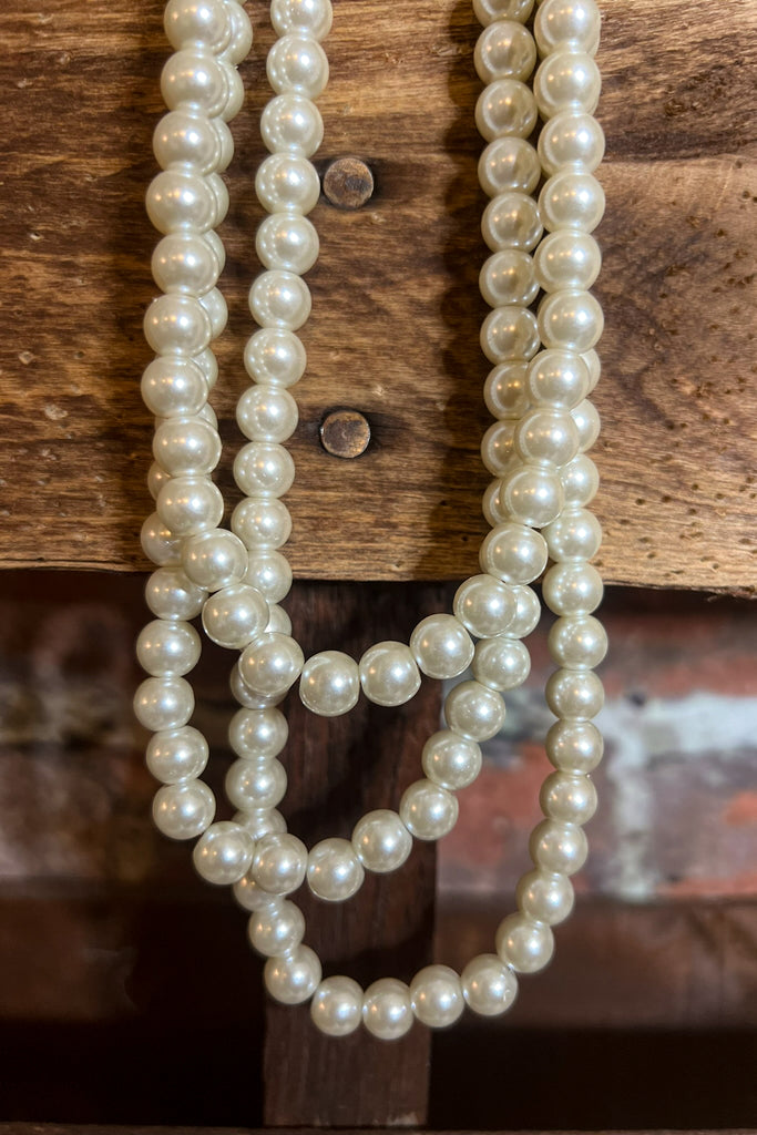 MAGIC TOUCH ON ME PEARLS LAYERED NECKLACE