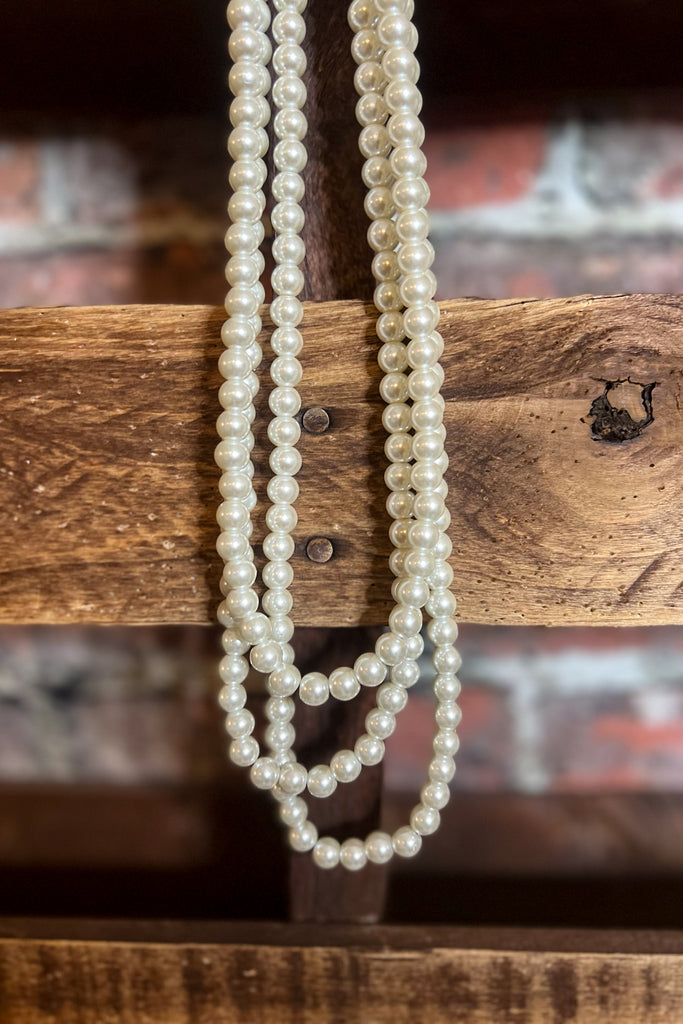 MAGIC TOUCH ON ME PEARLS LAYERED NECKLACE