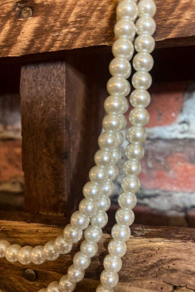 MAGIC TOUCH ON ME PEARLS LAYERED NECKLACE