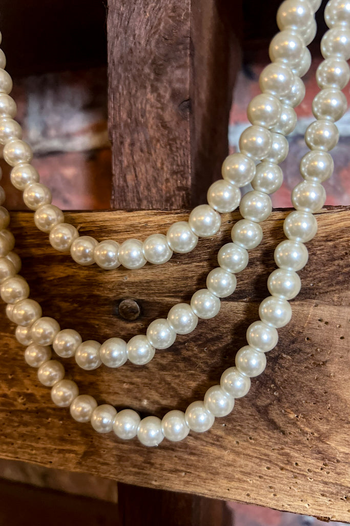 MAGIC TOUCH ON ME PEARLS LAYERED NECKLACE